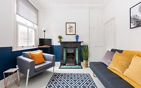 Beautiful York Period Property Pass The Keys
